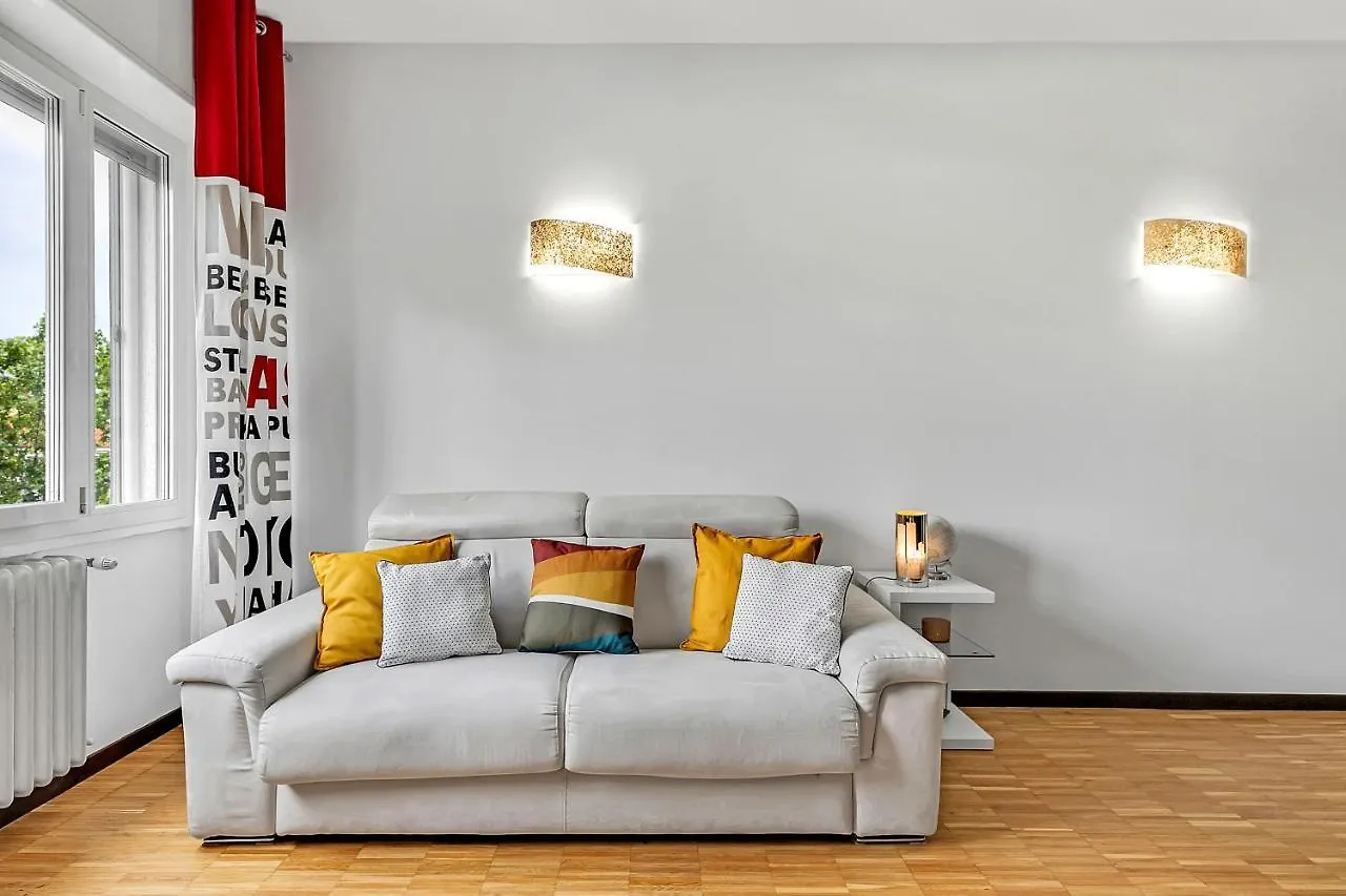 Appartamento Buzzi - Affitti Brevi Italia Milan 0*,  Italy